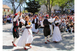 Окрестности Дубровника- деревня Чилипи (посещение фольклорной  ярмарки по воскресеньям) Транспорт-комфортабельный автомобиль.(1-4 человек)