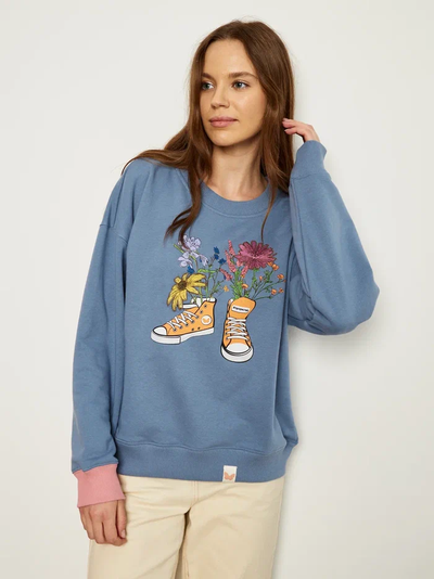 ЖЕНСКИЙ СВИТШОТ ГОЛУБОЙ "ЦВЕТОЧНЫЕ КЕДЫ"