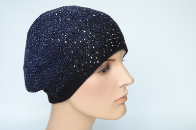 Весенний синий берет со стразами