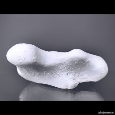 Кахолонг с корочкой кенияита. Южный Крал. Россия. 110*85*40мм