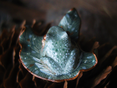 "Аларлимбская лягушка", эльфийская брошь в стиле фэнтезийного арт-нуво