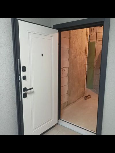 I-DOORS (РОССИЯ).  СТАЛЬ 1,5 мм/ ТРЕХКОНТУРНАЯ/ 2МДФ/ ГОРИЗОНТАЛЬ НЕО/ ГРАФИТ-ЭМАЛИТ БЕЛЫЙ/ ПОВЫШЕННАЯ ВЗЛОМОСТОЙКОСТЬ