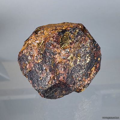 Альмандин (разн. гранат). Россия. 48*30*35мм