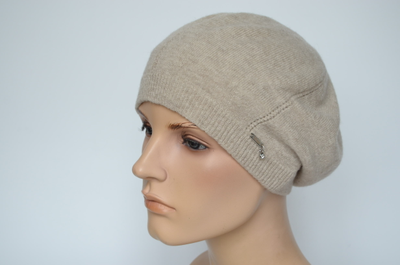 женский берет из кашемира