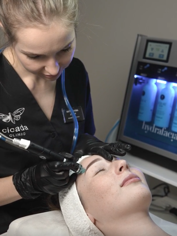 Вакумная чистка лица HydraFacial в Cicada Clinic в Твери