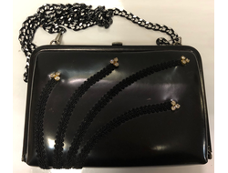 474-1/ Клатч черный, лак, вышивка