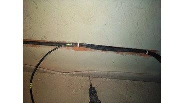 Укладка провода в штробу 