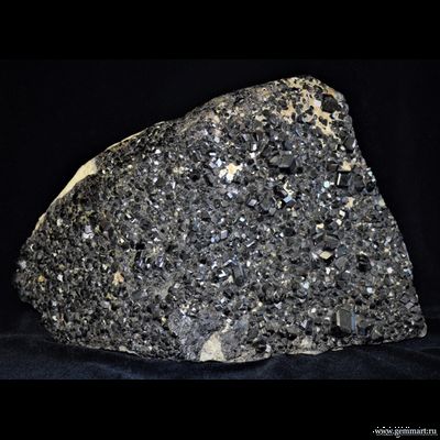 Меланит (разн. граната), друза, с пиритом, эпидотом, самородной медью - 310*235*100мм (ААА)