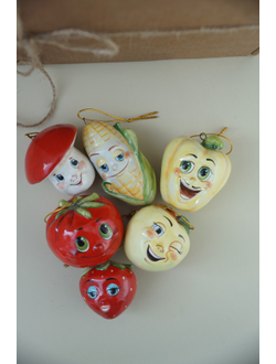 Комплект ёлочных игрушек "Фрукты-неФрукты"