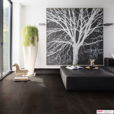 Декор паркетной доски Haro Дуб Африканский Агатовый Браш 4V 1-пол, масло 528674 в интерьере комнаты