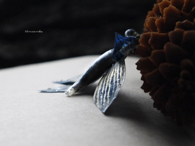 Миниатюрный кулон с бабочкой Ледяной Лисички