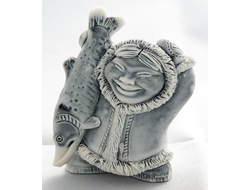 Сувенир ДЕВОЧКА С РЫБИНОЙ.ОПТ