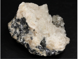 Церуссит, кристаллы на породе, Марокко (40*28*26 мм, 59 г) №28835