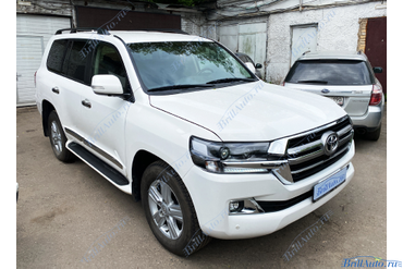 Рестайлинг Land Cruiser 200 из 2011 в 2021 год (классика, темные фары)