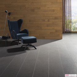 Стеновые панели Haro Дуб Дымчатый River 535628 в интерьере гостиной