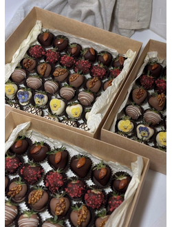 Набор 36 клубник в шоколаде "Гранд"