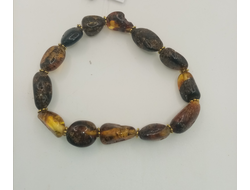 Браслет на резинке с бижутерией