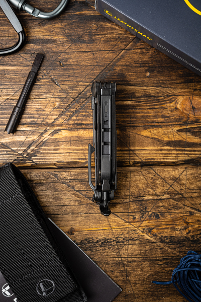 Leatherman MUT BLACK с чехлом MOLLE