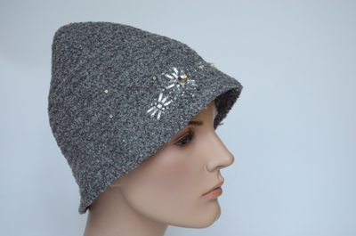 Итальянская шляпа клош со стразами Визио