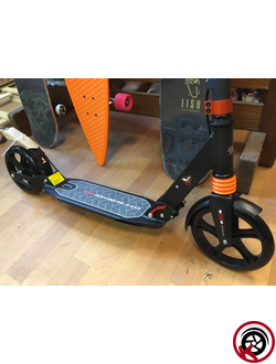 Самокат RACE SPIRIT 200-200А Черный с ручным тормозом