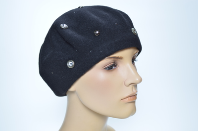 Черный фетровый головной убор со стразами