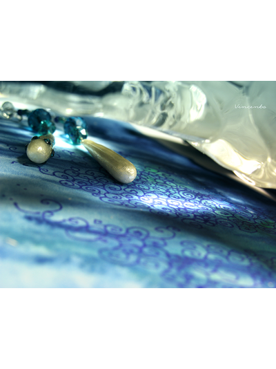 Принцесса Миядзаки. Серьги-капли с хрустальными бусинами и чешским бисером