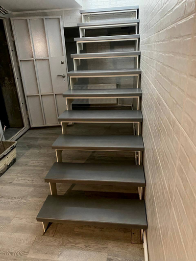 Лестница на металлокаркасе (ясень)