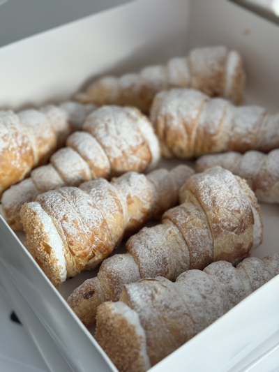 Трубочка с белковым кремом