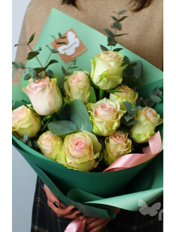 Букет цветов на 8 марта № 723