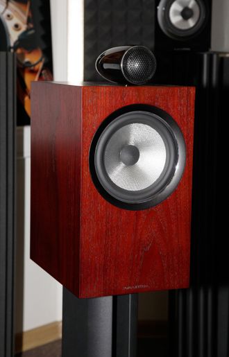 Полочная акустика Bowers &amp; Wilkins 705 S3