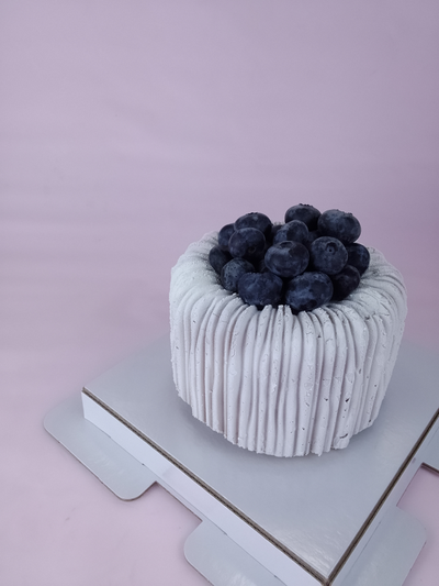 Торт бенто муссовый с голубикой