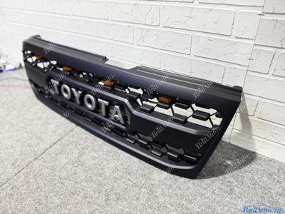 Решетка радиатора Toyota Land Cruiser 100 03-07 тюнинг LED