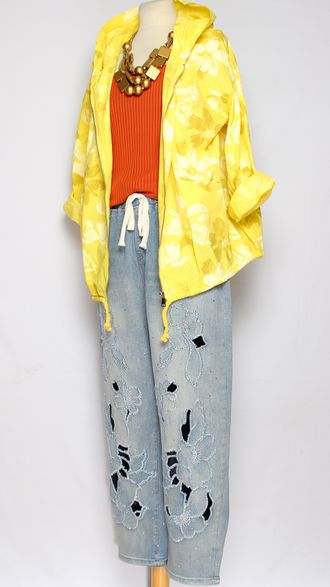 Ветровка-пыльник хлопок "БЕЛЫЕ ЦВЕТЫ" желтая до р.54