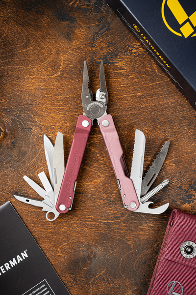 Leatherman Rebar с чехлом Heathered Cranberry