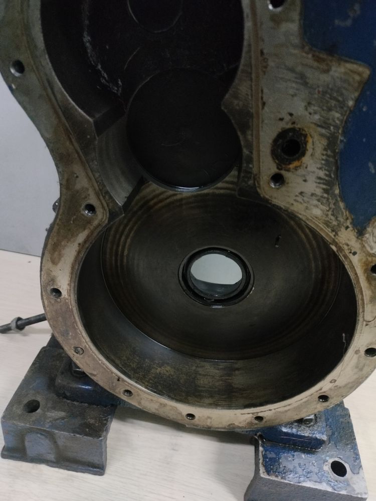 АВЗ-20Д. Вторичная камера (ступень) вакуумного насоса.