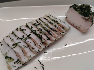 Сало с чесноком в укропе | ферма СытникЪ