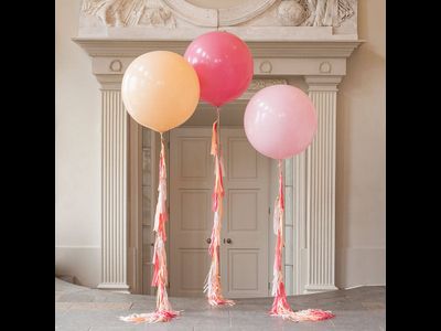 Шар с декором Кисточки и грузиком