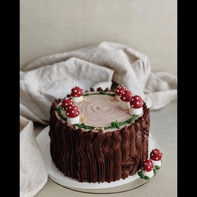 Торт пенек с грибочками