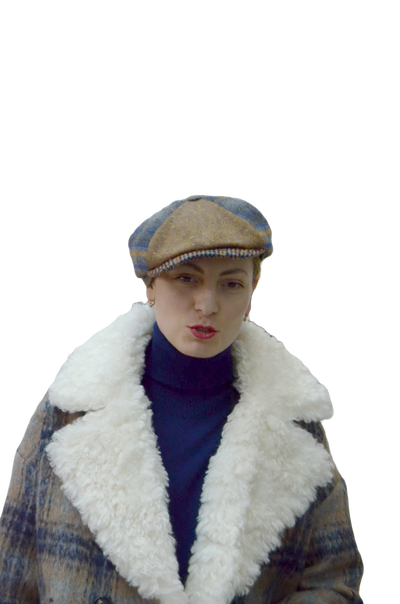 Кепка и пальто шотландка