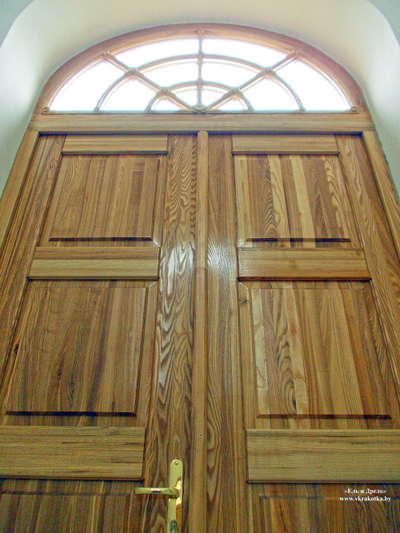 Купить двери из массива дуба