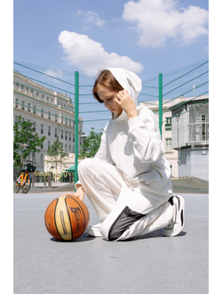 Худи с боковыми карманами