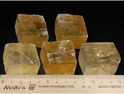 Кальцит оптический золотистый (исландский шпат), скол по спайности в ассортименте, Бразилия (35-40 мм, 46-56 г) №38297