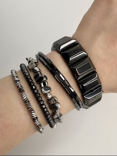 Браслеты из гематита, разные виды