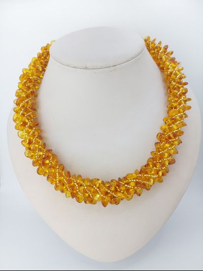 Колье "Жгут"  из медового янтаря