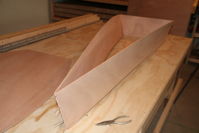 лодка шмель