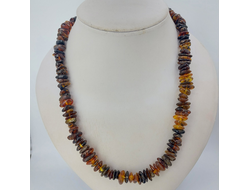 Бусы из темно-зеленого янтаря