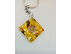 Брелок из натурального янтаря "SKODA"