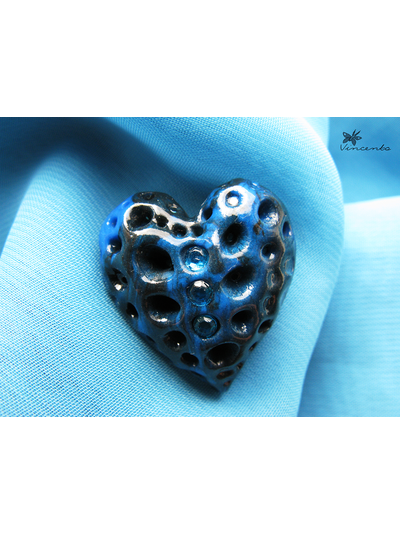 Синяя брошь "Сердце океана" - романтичное украшение в морском стиле