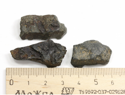 Магнетит необработанный "дикий" образец в ассортименте, Россия (25-30 мм, 7-8 г) №36107