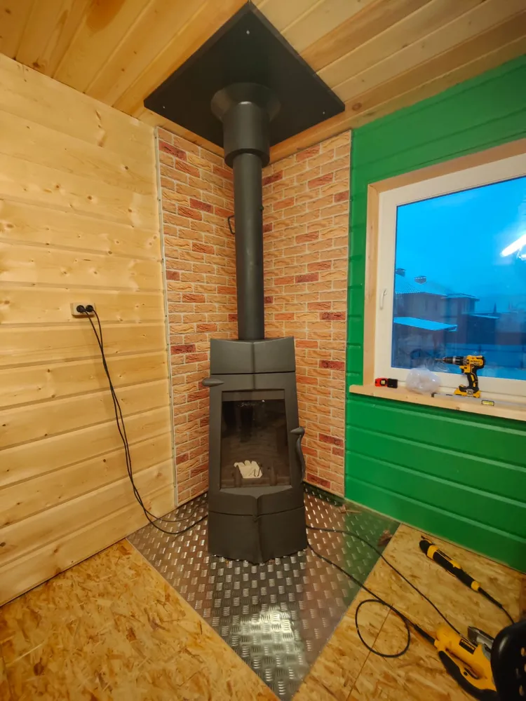 Печь камин CHAMANE INVICTA (Франция) и материалы наши. Монтаж от хозяина. Может даже сам...?